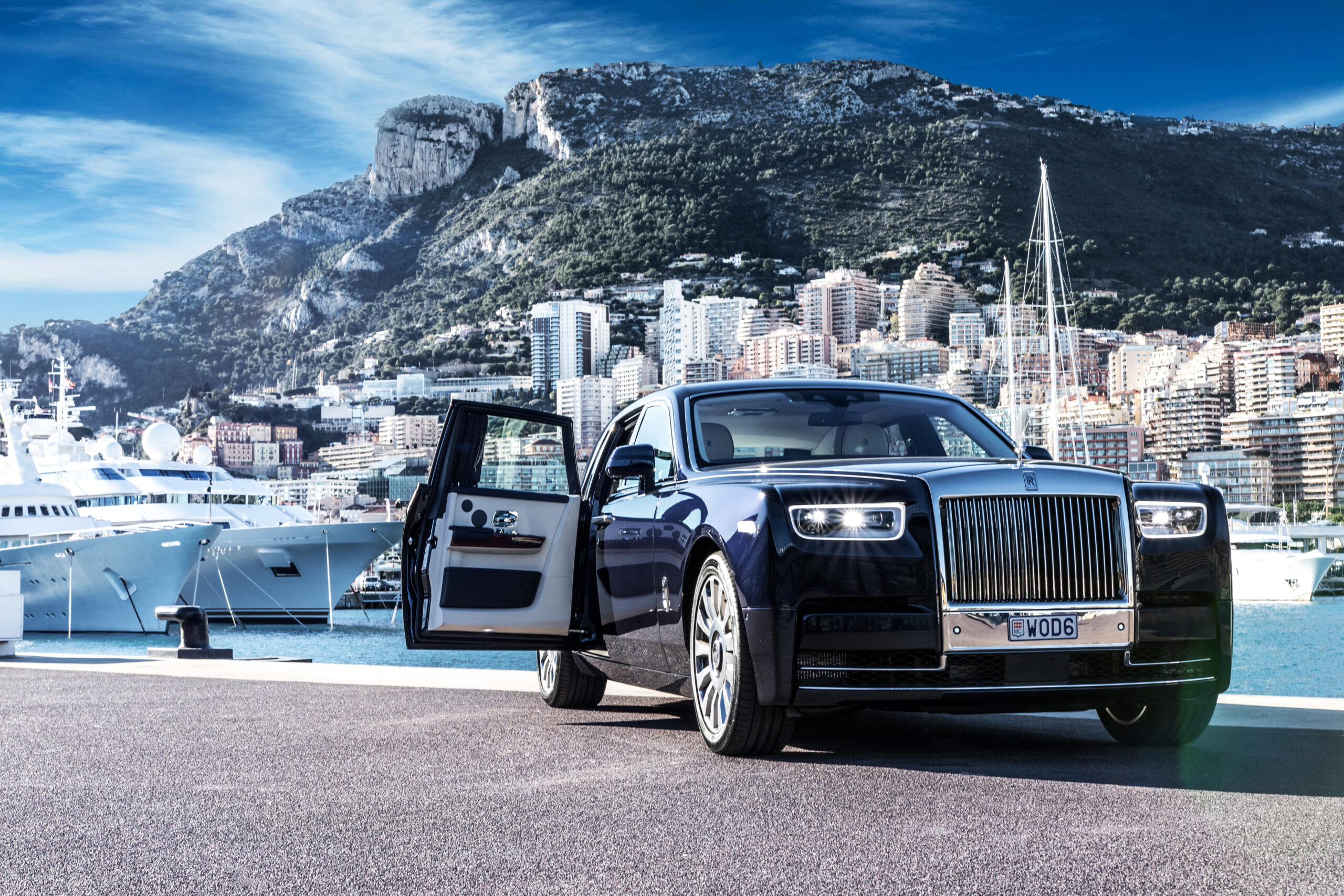 Список роскошных автомобилей. Rolls Royce Phantom 2021. Роллс Ройс в Монако. Роллс Ройс Фантом 2020. Роллс Ройс Фантом 8.