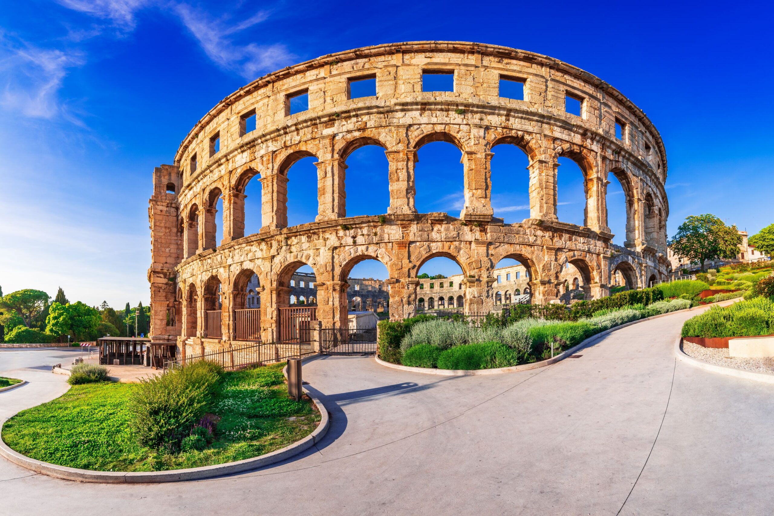 Pula,,Croatia.,Summer,Scenic,View,Of,Ancient,Ruins,Roman,Amphitheatre