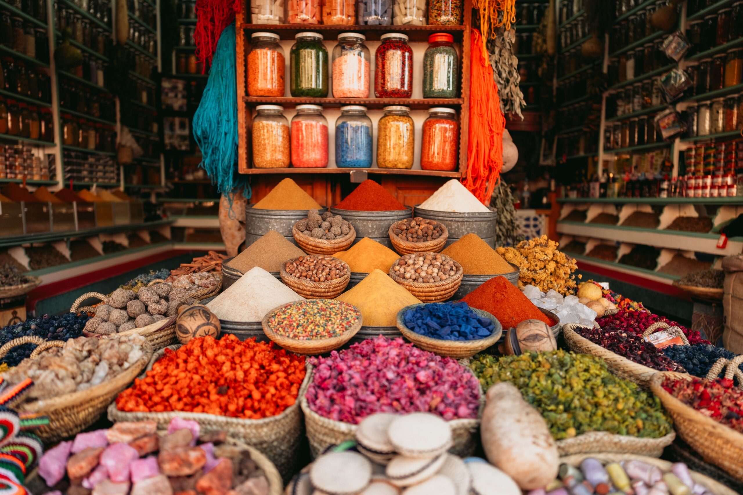 Marrakech,Market,In,Morocco,,Traditional,Souk,With,Colorful,Stalls,