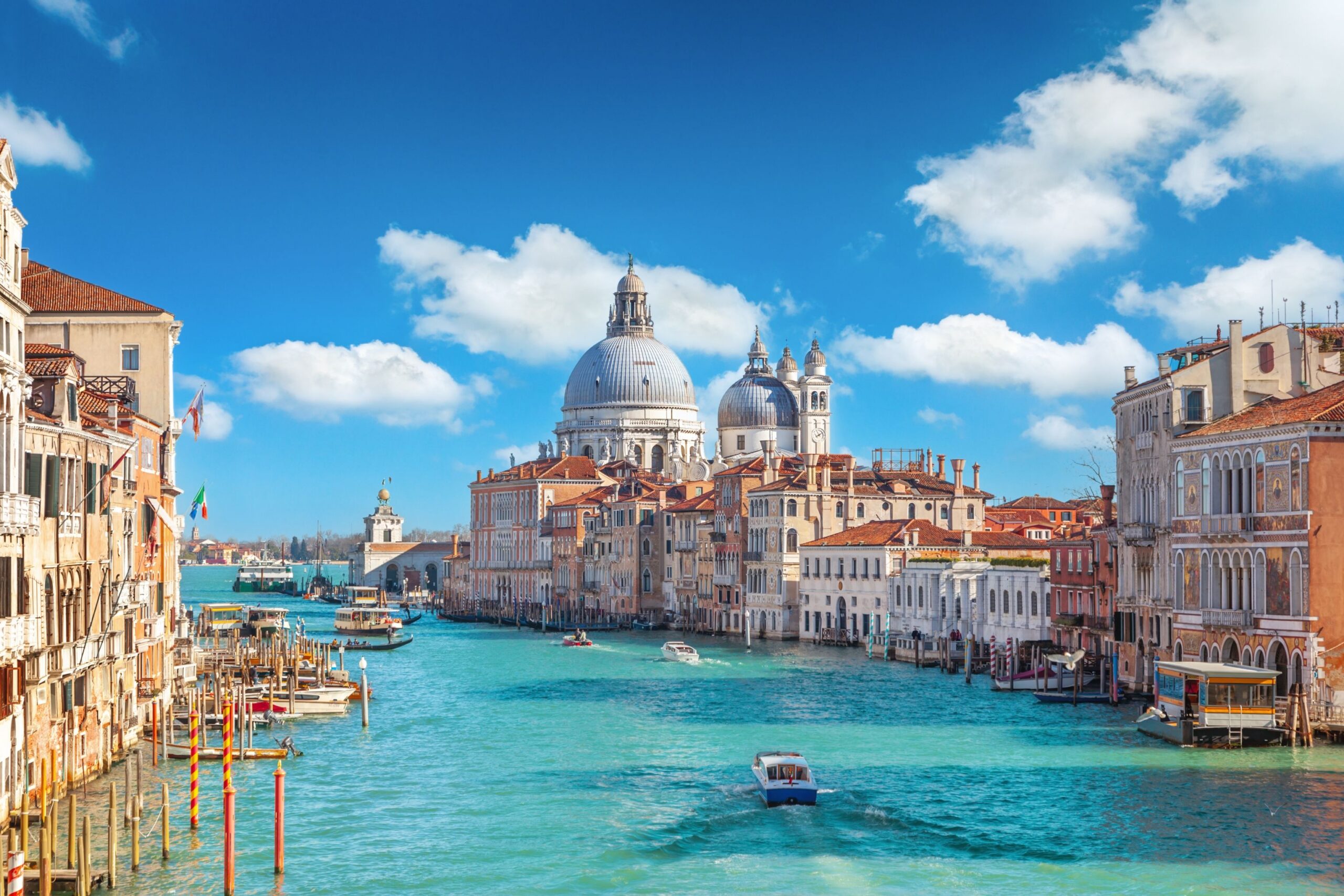 View,Of,Grand,Canal,And,Basilica,Santa,Maria,Della,Salute